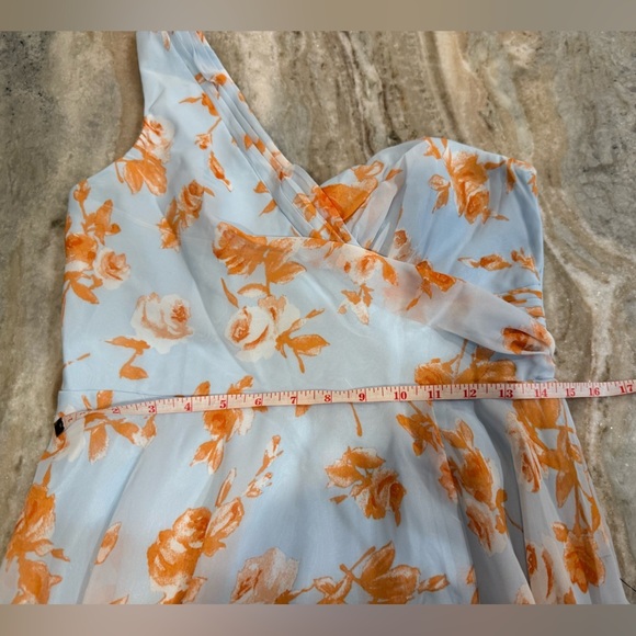 NWT Women’s LULU’S Fashionably Refined floral one shoulder maxi dress- Size Med - Picture 5 of 10